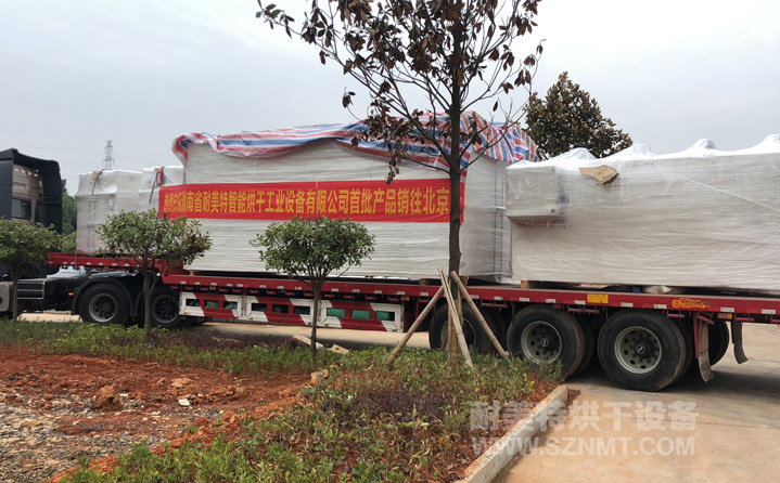 軍用機(jī)零部件烘烤箱出貨圖片